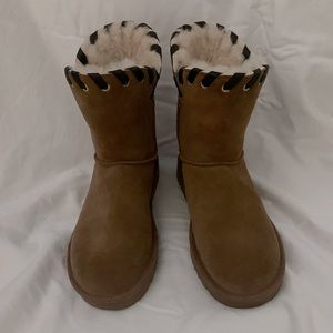 UGG Boots - Tan Size 9